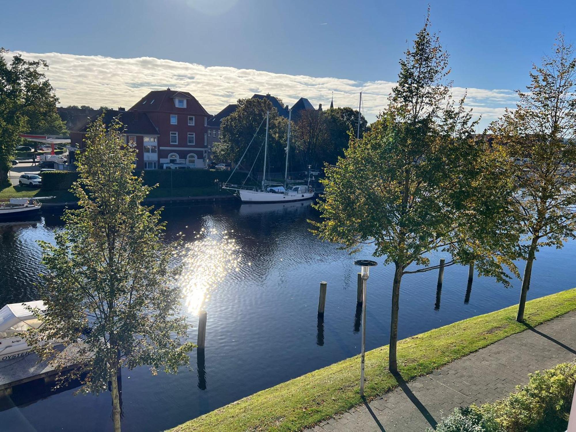 Gemuetliches Studio Im Stadtkern Mit Kanalblick Emden Ngoại thất bức ảnh